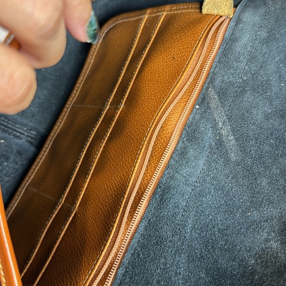 Dooney & Bourke Vtg equestrian blk Pebbled Leather with Brown Trim crossbody - Picture 15 of 15